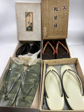 Collectie van Japanse zori-sandalen 27078 - Hout, Stof, Leer
