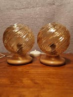 Tafellamp (2) - Glas - Amberkleurige geperste glazen bol, Antiek en Kunst