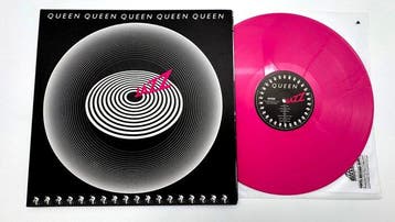 Queen - JAZZ [coloured pink Vinyl pressing] with Poster -, Nieuw in verpakking