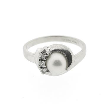 Witgouden ring met parel en diamanten; 0,07 ct., 18 tot 19, Gebruikt, Overige kleuren, Ophalen of Verzenden