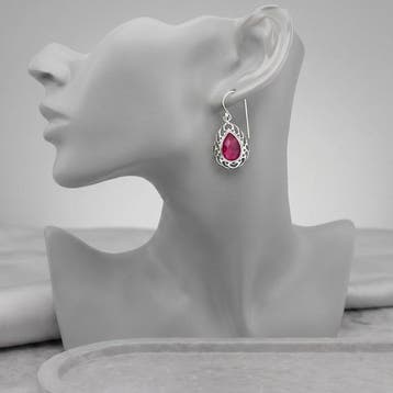 Zilver - Oorbellen - Natuurlijke Ruby