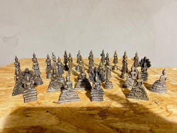 Groot lot van Boeddha- en monnikbeeldjes – Thailand – ca. 25