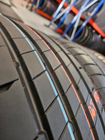 225/40/18 92Y BRIDGESTONE ZOMERBANDEN 7,1MM PROFIEL DEMO 4X, Auto-onderdelen, Banden en Velgen, Ophalen, 18 inch, Gebruikt, Band(en)