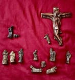 Kerststal miniatuur (12 stuks) + Bronzen kruis gesigneerd