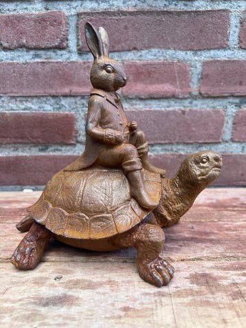 Decoratief ornament - Europa - Schildpad met konijn