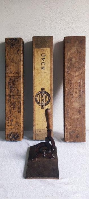 K.Hart&Hertel, K. Hart en L.Bezemer& ZN. en een DRUX., Verzamelen, Rookartikelen, Aanstekers en Luciferdoosjes