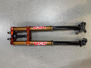Gebruikt: Speciale Voorvork + X-trig Kroonplaten Suzuki RMZ4, Ophalen of Verzenden, Nieuw
