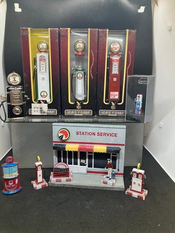 Fabrication personnalisée 1:18 - Modelauto (7) - Station, Nieuw