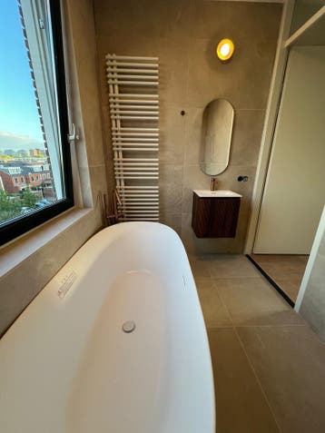 Badkamer renovatie, badkamer renoveren? Aannemer beschikbaar, Garantie, Verbouw of Aanbouw