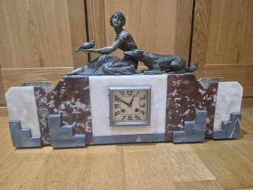 Pendule - French Art Deco mantel clock with female figure,