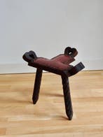 Kruk - Hout - Brutalist driepoot krukje