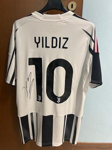 Juventus - Italiaanse voetbal competitie - yildiz - 2025 -, Nieuw