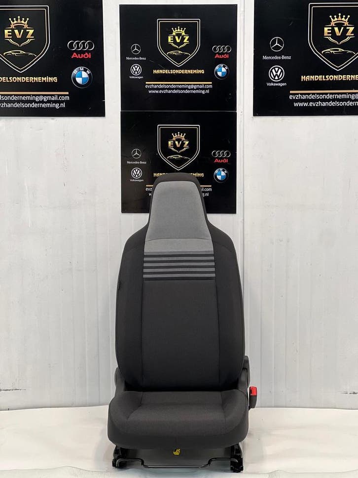 VW UP! bekledingstoel rechts bj.2017 art.1S0881106BB, Auto-onderdelen, Interieur en Bekleding, Gebruikt, Volkswagen