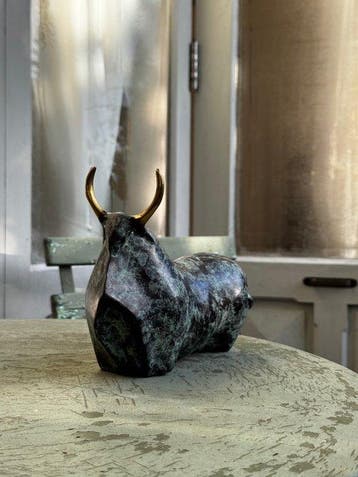 sculptuur, NO RESERVE PRICE - Sculpture of an abstract bull