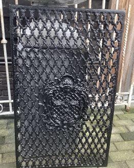 Grote partij authentieke kwaliteit gietijzeren deurroosters., Nieuw, Metaal, Overige typen