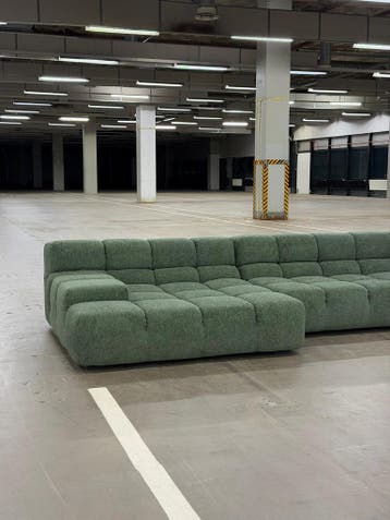 B&B Italia Tufty Time Bank | Groen | NIEUWSTAAT + Garantie, Huis en Inrichting, Banken | Bankstellen, Stof, 300 cm of meer, Ophalen of Verzenden