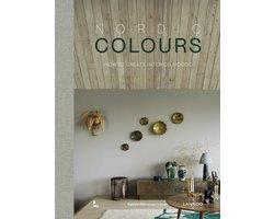 Boek Nordic Interiors- Nordic Colours 9789020973457, Verzenden, Zo goed als nieuw