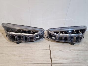 Voorlampen Ford Mustang Mach E Europa rechts links LJ8B13E01, Verzenden, Gebruikt