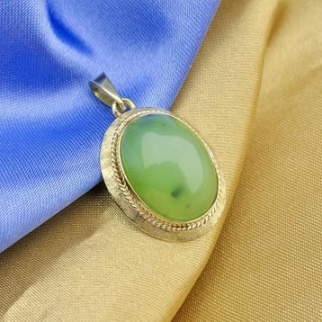 Gouden hanger met Jade (Hanger of bedel), Ophalen of Verzenden, Gebruikt, Goud, Overige merken
