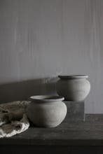 Luksa unieke ronde houten pot Antiq Grey, Huis en Inrichting, Woonaccessoires | Vazen, Ophalen of Verzenden, Nieuw