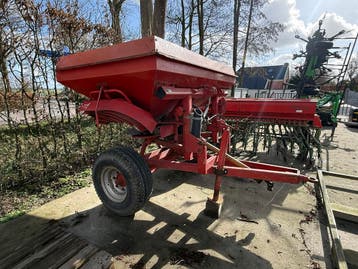 Kunstmeststrooier Lely, Ophalen, Veehouderij, Gewasbescherming en Bemesting