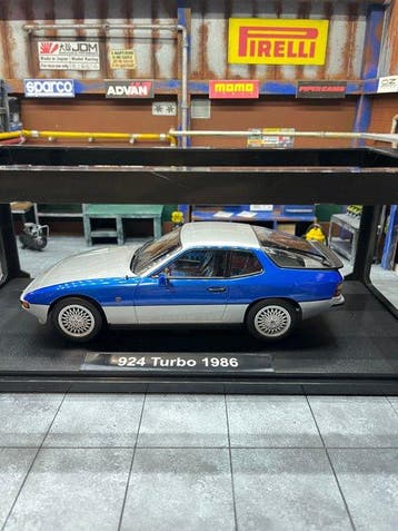 KK Scale 1:18 - Modelauto - Porsche 924 Turbo, Nieuw
