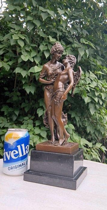 Beeld, bronzen stateu ,,the secret,, - 35 cm - brons marmer, Antiek en Kunst, Kunst | Designobjecten