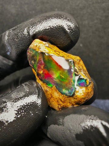 40cts Crystal Opal Specimen Ruw- 8 g