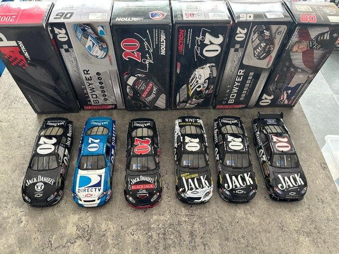 Action - Modelauto (9) - Holden Commodore, Hobby en Vrije tijd, Modelauto's | 1:5 tot 1:12