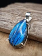 Uniek sieraad van 925 zilver met blauwe labradoriet,