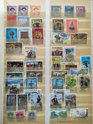 Wereld - 2 albums en albumbladen uit diverse landen van de, Gestempeld