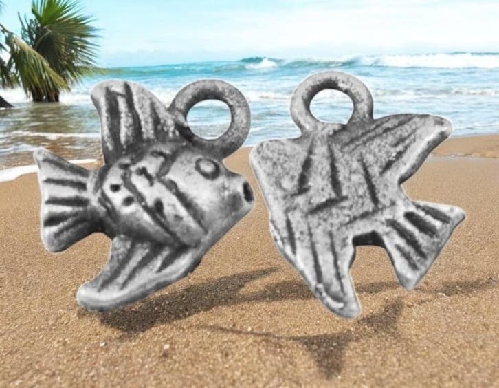 4 x Metalen bedeltje van een tropische vis, antiek zilver..., Hobby en Vrije tijd, Kralen en Sieraden maken, Bedel, Nieuw, Ophalen of Verzenden