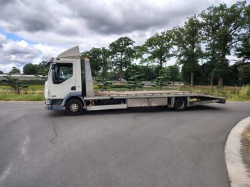 Veiling: Machinetransporter DAF FA LF45G12 Diesel 220pk 2007, Automaat, Diesel, Aanhangers en Opleggers, Rood