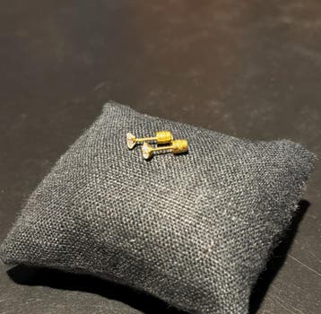 No-Fade Goud Stijl Titanium Gelaagde Edelsteen Oorknopjes, Nieuw, Knopjes of Stekers, Goud, Met edelsteen