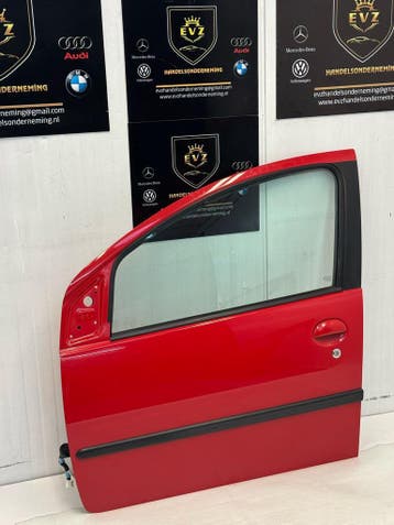 Citroën C1 portier 4-deurs links voor deur bj.2008 rood, Auto-onderdelen, Carrosserie en Plaatwerk, Gebruikt, Voor, Citroën, Deur