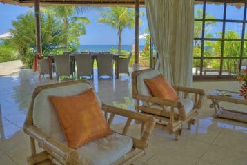 Bali strand villa te huur prive zwembad staff WiFi, 4 of meer slaapkamers, Landelijk, Eigenaar, Aan zee