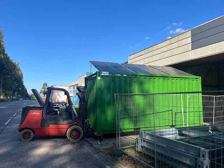 Te koop containers units container unit zonnepanelen solar, Doe-het-zelf en Verbouw, Containers