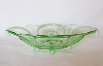 August Walther & Söhne - Schaal - Irene - geperst glas -, Antiek en Kunst, Antiek | Glas en Kristal