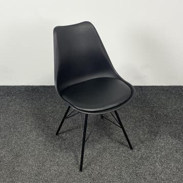 Kunststof Kuipstoel - Zwart, Huis en Inrichting, Stoelen, Ophalen of Verzenden, Gebruikt, Zwart