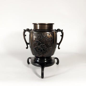 Ikebana vaas - Brons - Japan - Bronzen vaas met hoog reliëf