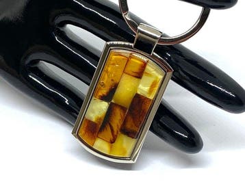 The Amber Chessboard: Meerkleurige Baltische