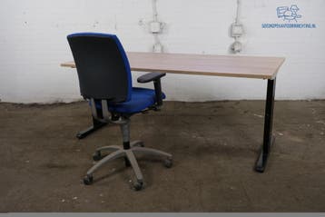 Handmatig verstelbaar bureau robson eiken zwart frame 180x80, Overige typen, Gebruikt, Verzenden, Overige merken