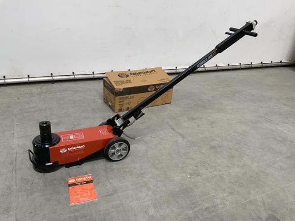 Veiling - Daewoo garagekrik 80 ton pneumatisch-hydraulisch, Auto diversen, Krikken, Nieuw