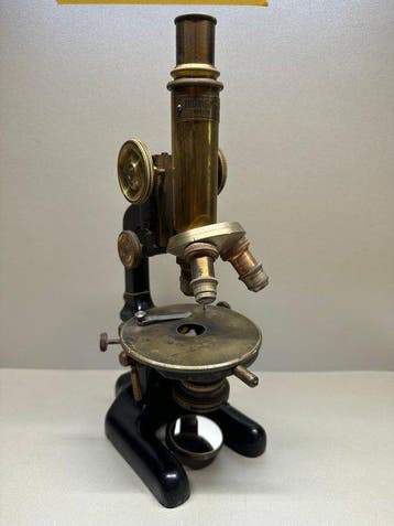 Monocular compound microscope - 11047 - 1850-1900, 1899 -