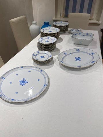 Herend - Tafelservies voor 12 (46) - Porselein