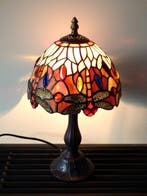 Fraaie Tiffany stijl tafellamp kleur rood roze in Art