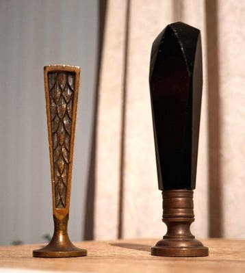 Zegel Art Deco - Set (2) antieke lakzegels, Antiek en Kunst