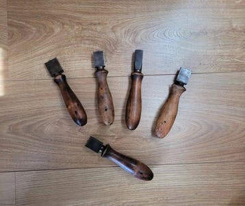 Lot de 5 superbes fers à déformer avec marques et marquages
