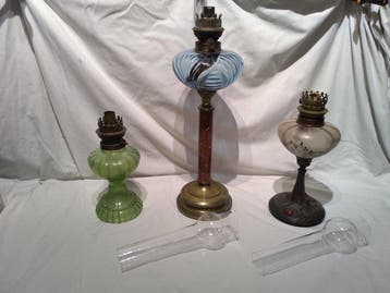 Petroleumlamp (3) - Zinklegering, Glas, Messing, Marmer -