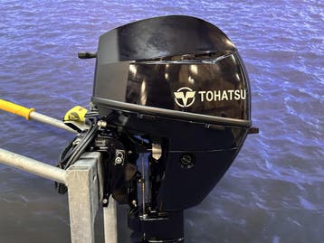 “ Buitenboordmotor Tohatsu 8 pk | | Afstandsbediening, 5 tot 10 pk, Viertaktmotor, Ophalen of Verzenden, Zo goed als nieuw